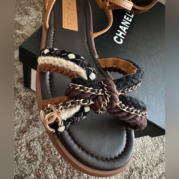Chanel BRAND NEW w BOX chain rope sandals size 39 interlocking CC charms - Picture 5 of 9